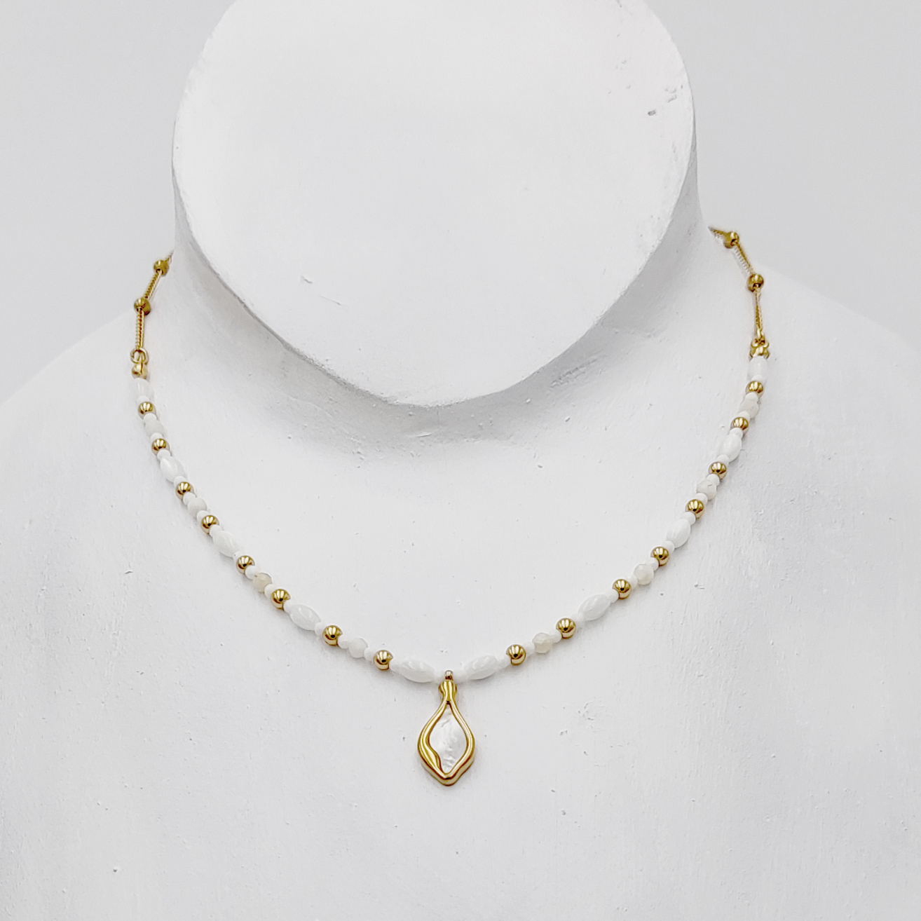 Mybiza Handmade– Gargantilla Lágrima dorado | Gargantilla Ajustable | Diseño 100% Ibiza